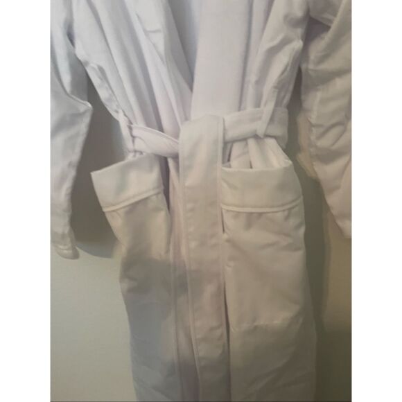 Concier Guest Spa Belted White Terry Robe NEW NWT - Picture 9 of 10